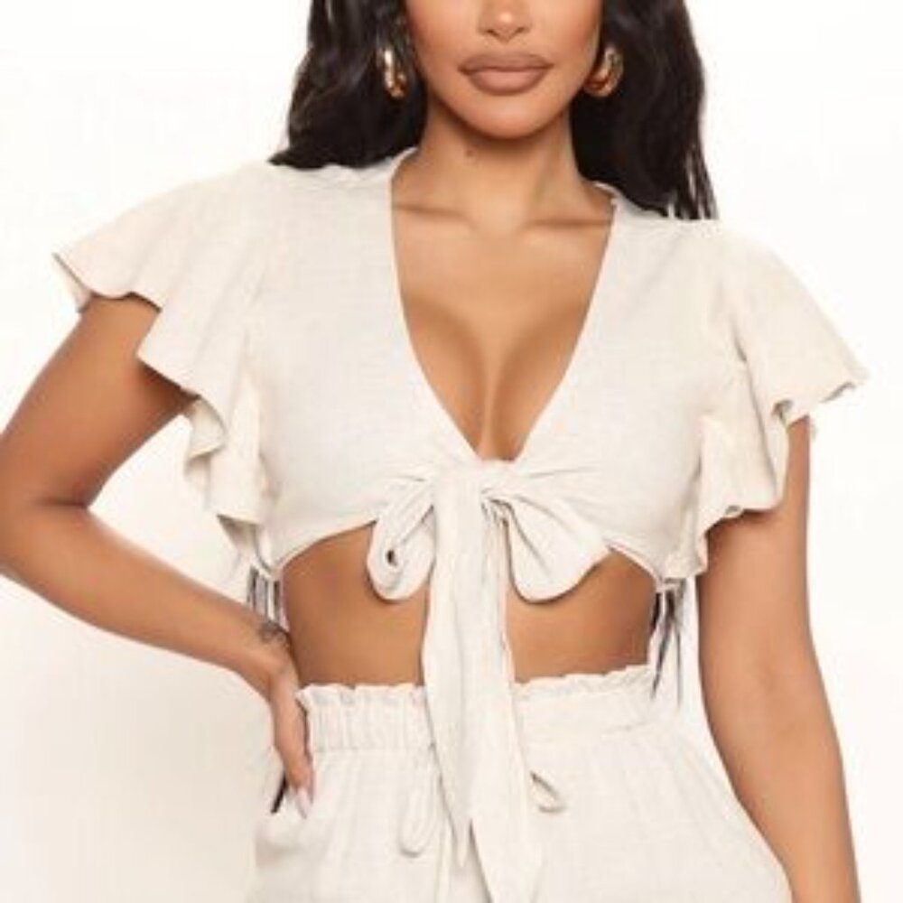 7️⃣NWT Fashion Nova Beige Tie-Front Crop Top